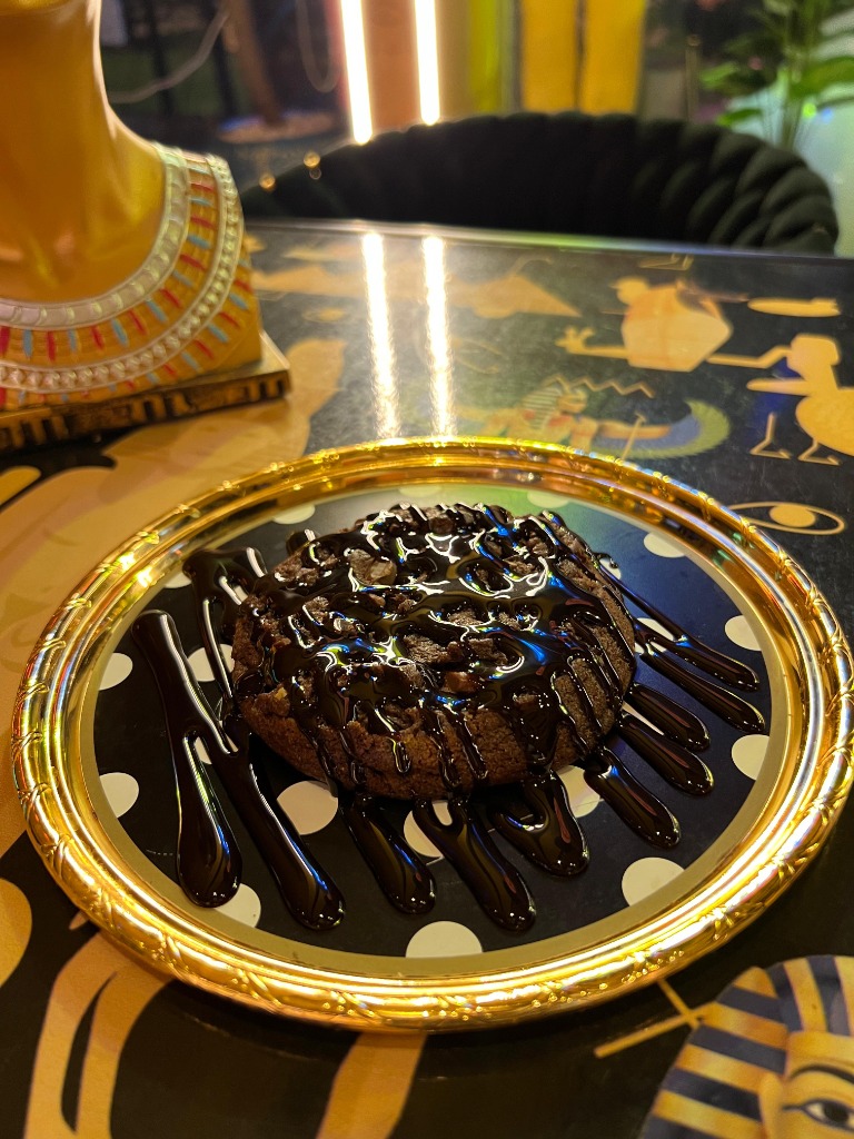 تشكيلة حلويات شرقية في كافيه أجواء المحروسة